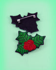 Broche faite main en houx