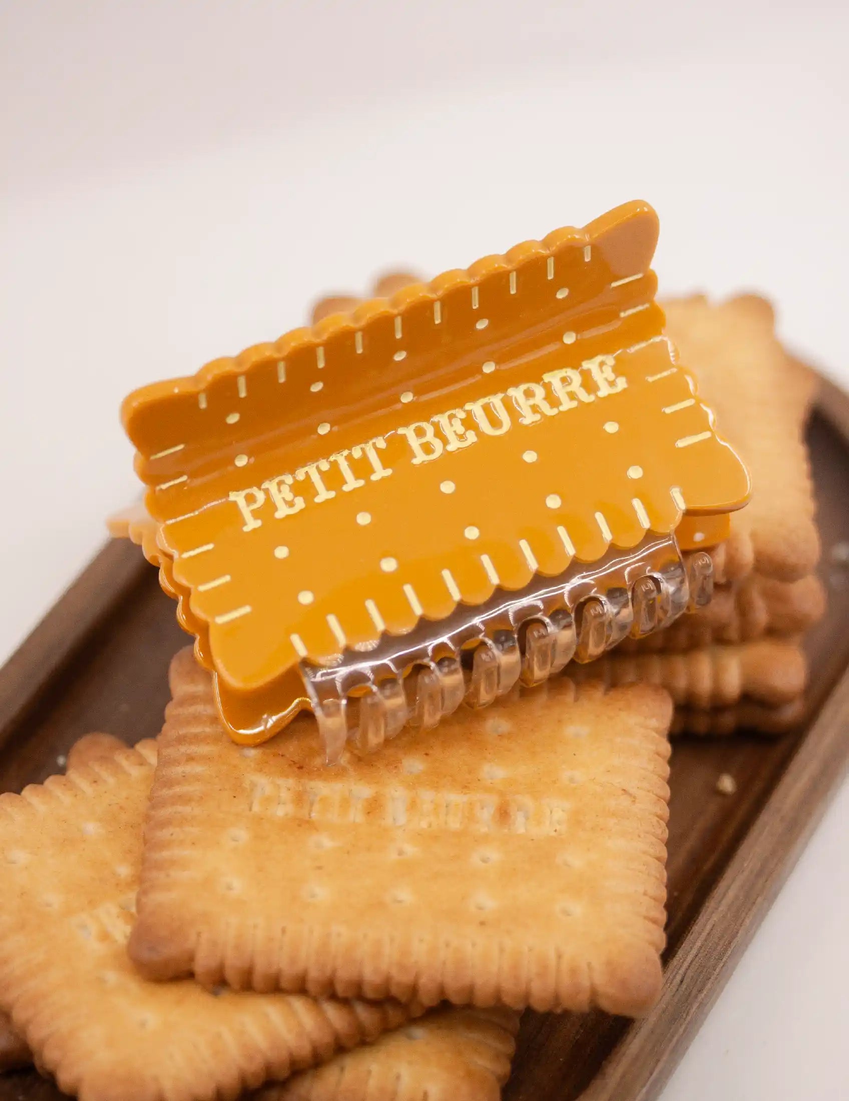 PREORDER - Petit Beurre hair claw