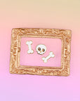 Ensemble de broches tête de mort et os