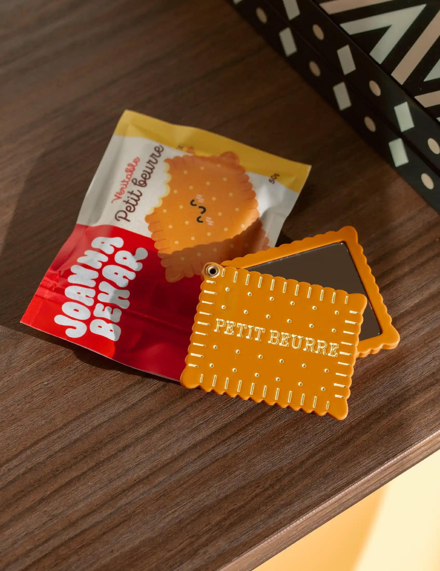 Pocket mirrors