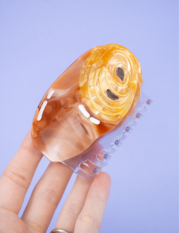 Pain au chocolat Hair claw clip
