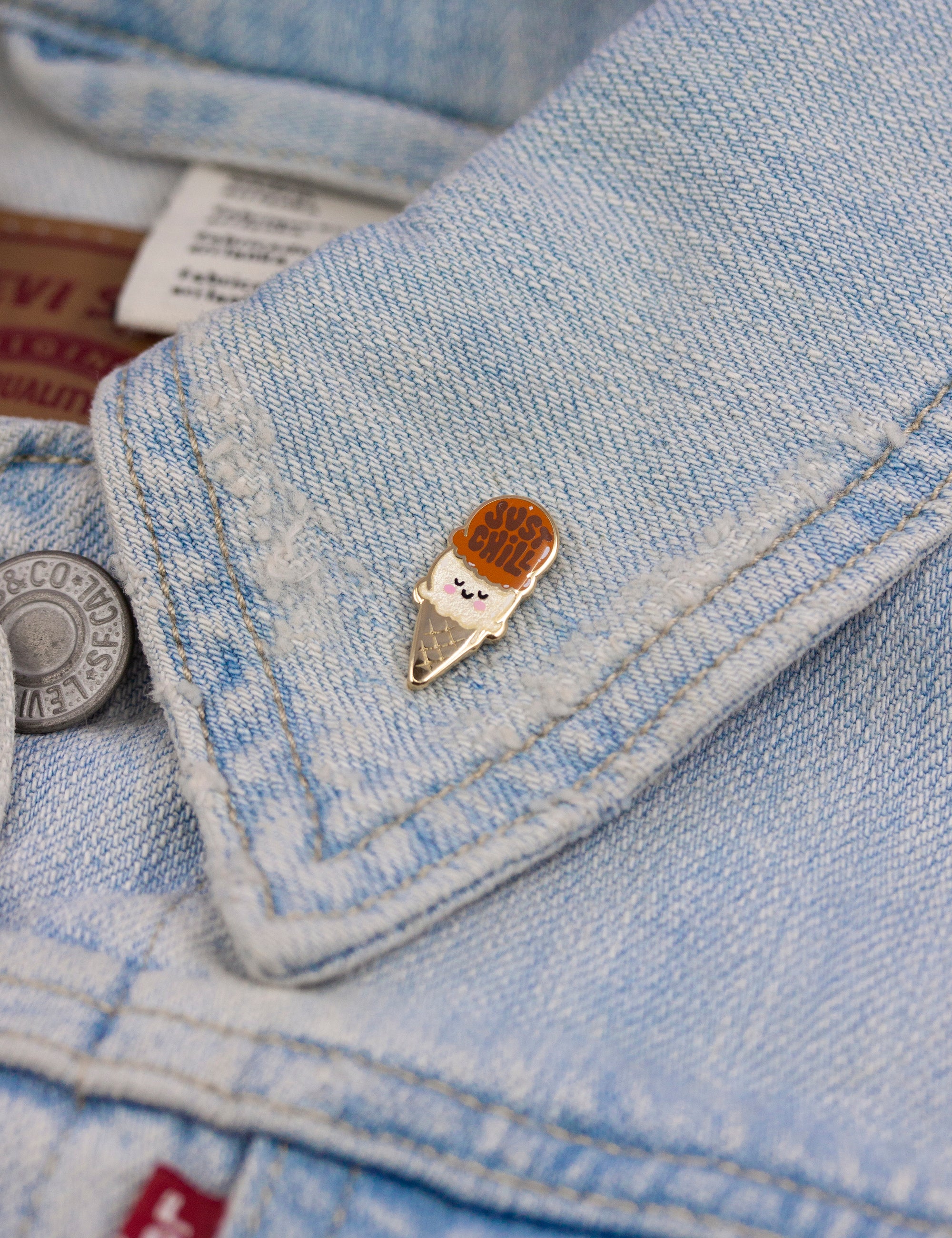 &quot;Just Chill&quot; pin&#39;s émaillé - Mini